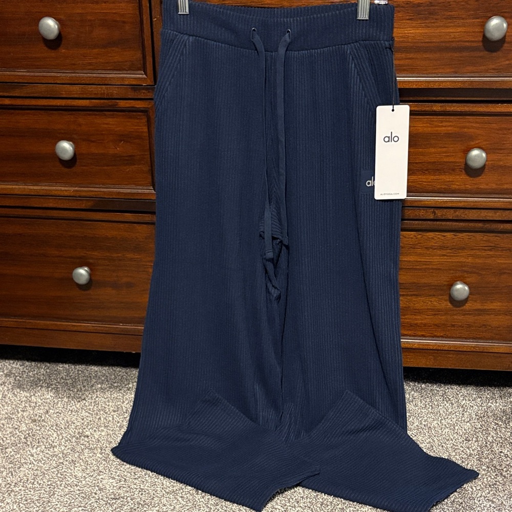 ALO Yoga Muse Wide Leg Pants